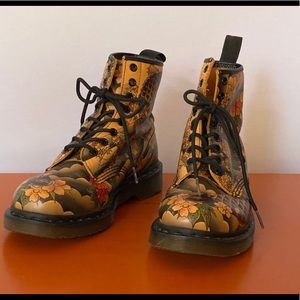 Dr. Martens - Koi Pond tattoo boots. Like new. M7/W9